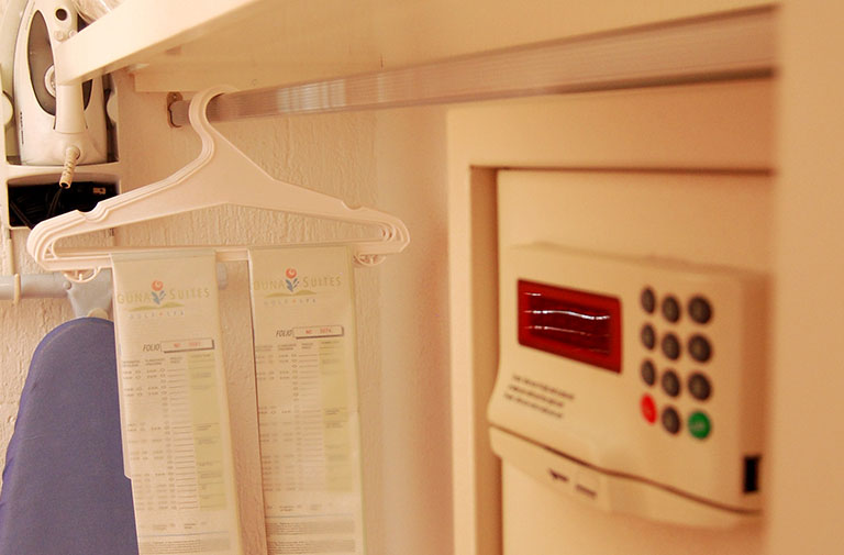 Sunset World – Resorts – Laguna Suites Golf+Spa | Caja Fuerte Plancha