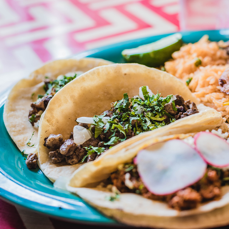 tacos al pastor - taco al pastor - carne de cerdo - carne de cordero - sitio web - comer tacos - tacos árabes - el taco - la salsa - salsa verde o roja